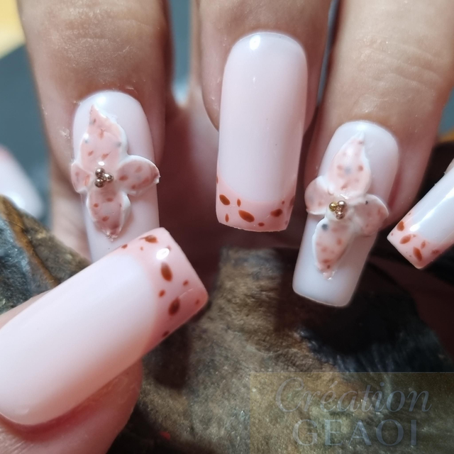 Vanille léopard little carré M créer a la commande délai de 7 jours