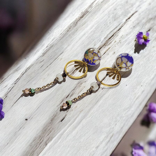Boucles d'oreilles pendantes motifs japonais violet