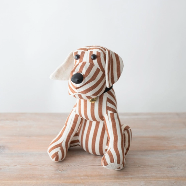 STRIPED DOG SITTING DOORSTOP