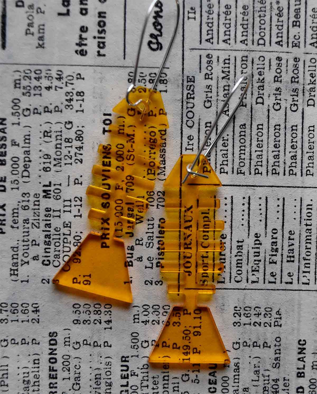 Transparent yellow plexiglass earrings "Lu"