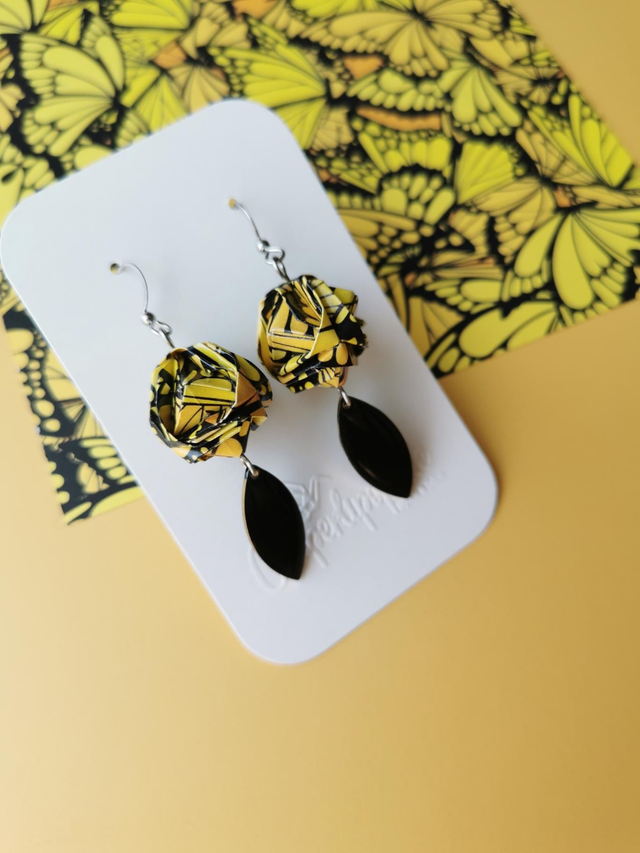 Boucles d&#039;oreilles Kusudama et breloques