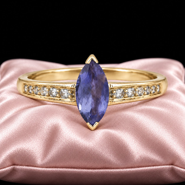 9ct Gold / Ceylon Sapphire &amp; Diamond Ring 