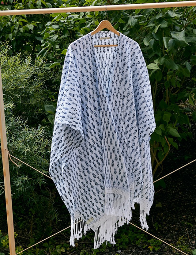 Ruana Tacabamba, light blue, prints