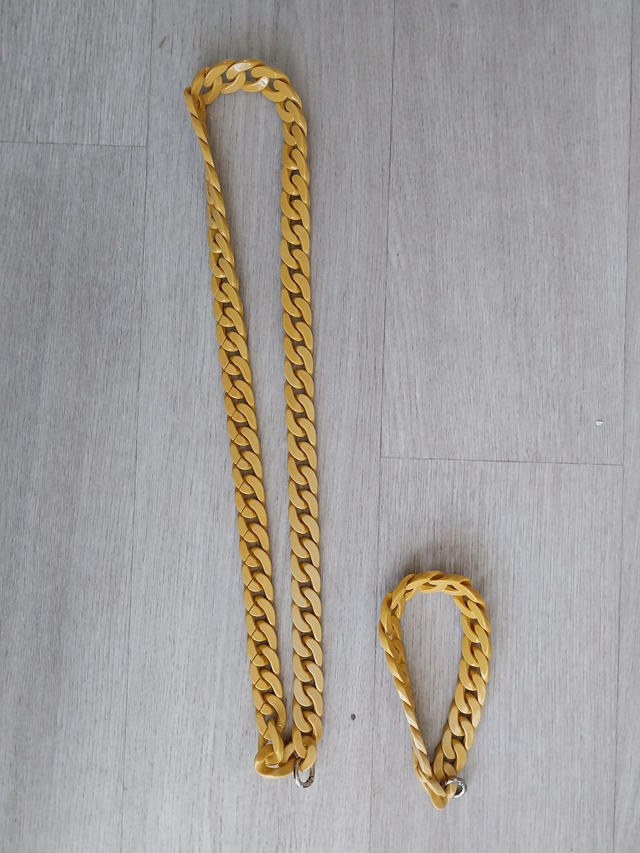 Chaîne de Téléphone Café