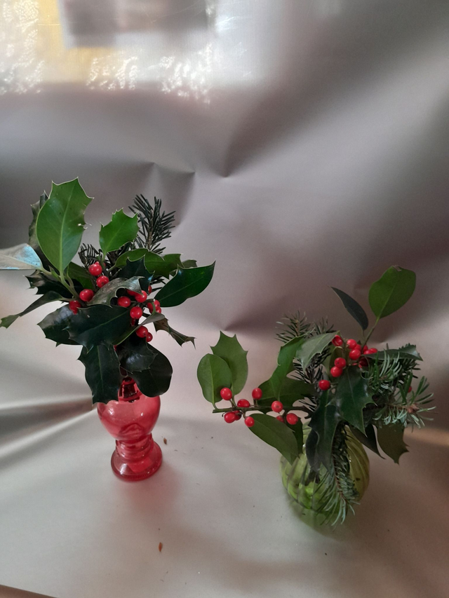 PETIT VASE AVEC HOUX/SAPIN