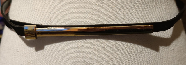 Ceinture noir boucle dorée 85 cm