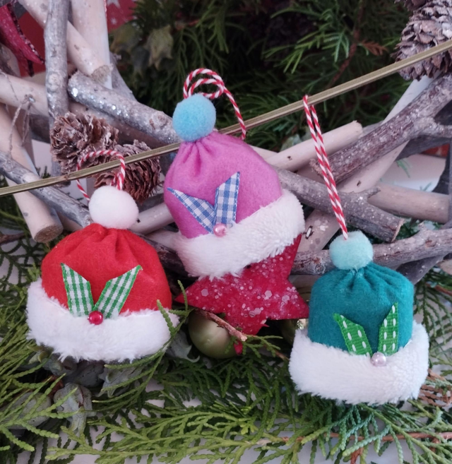 Décoration de Noël - 3 bonnets
