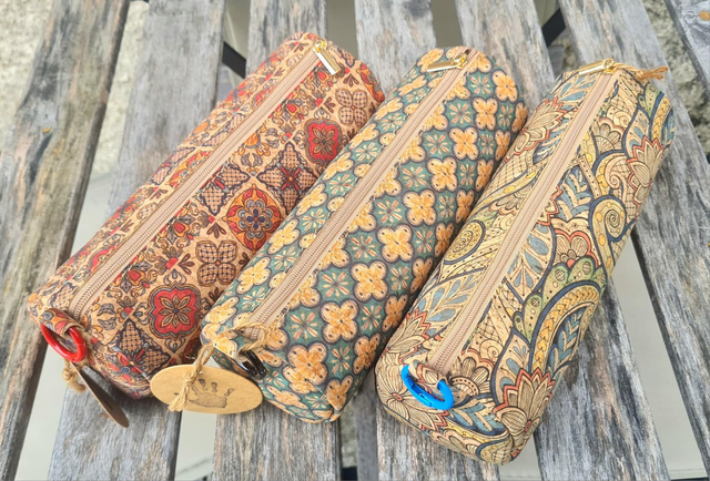 Trousse arrondie en tissu de liège imprimé (divers à choix)