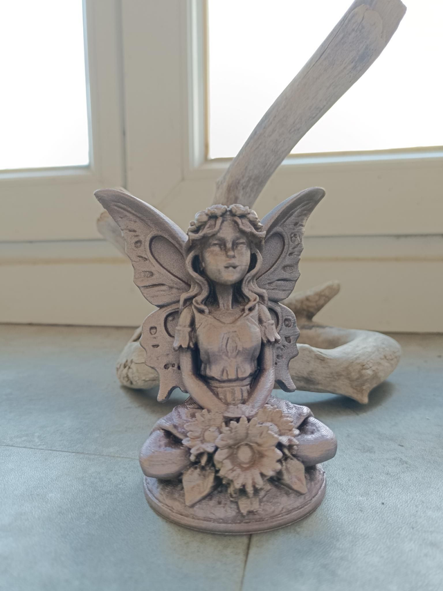 Figurine Fée en Méditation – 10 cm