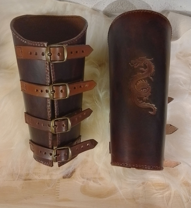 Canons d'avant bras en cuir motif dragon
