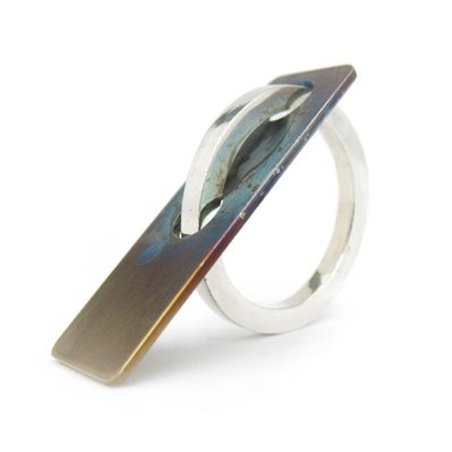 Zilveren ring met titanium