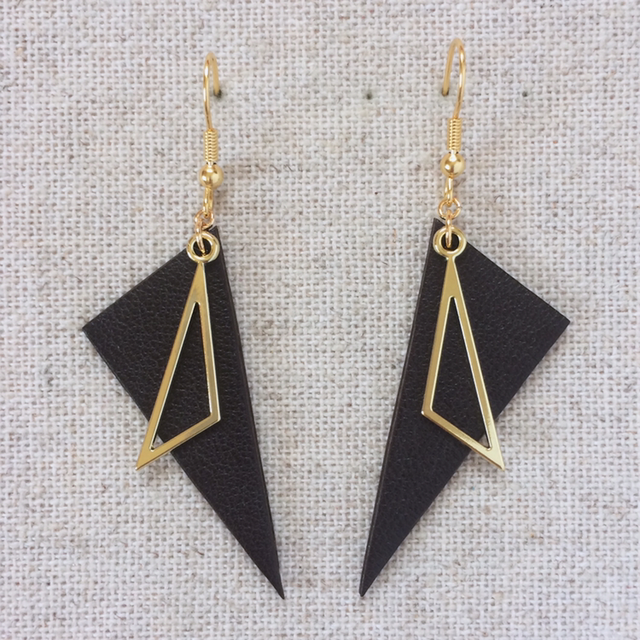 Boucles d’oreilles « Triangle », cuir brun