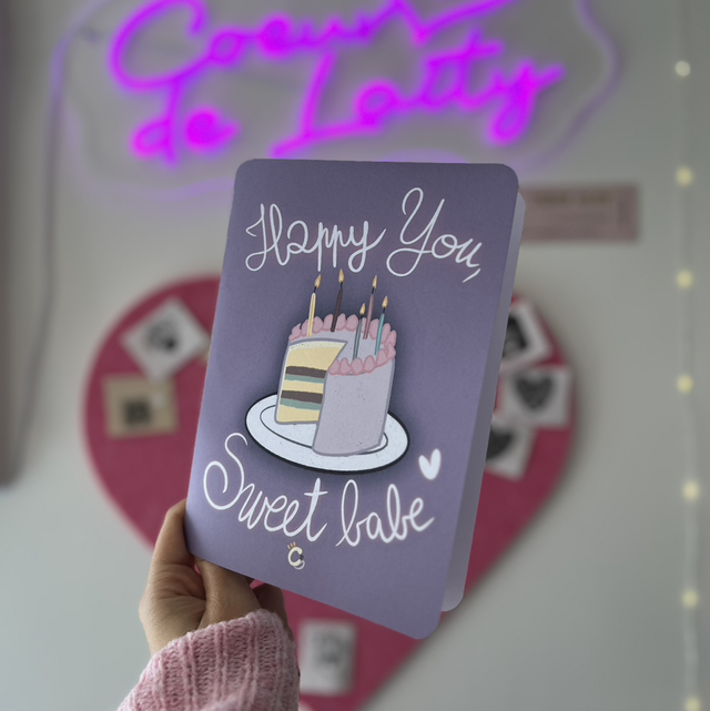 Carte d’anniversaire – « Happy you, sweet babe » 🎂