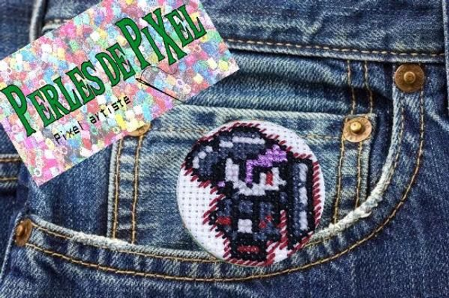 Link noir Badge ou porte clé brodé à la main pixel art 