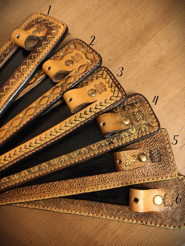 Porte-encens en cuir repoussé