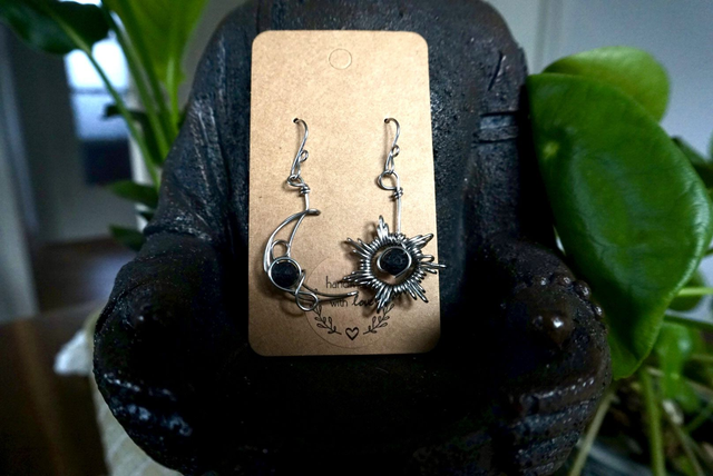 Sonne & Mond Ohrringe Lavastein