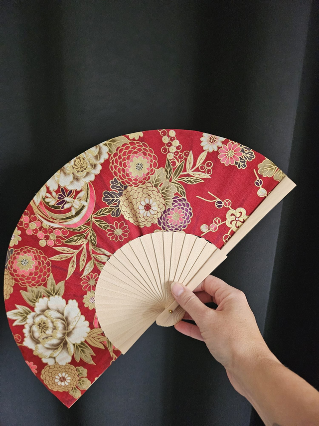 Eventail tissu fait main - jap rouge fleurs or
