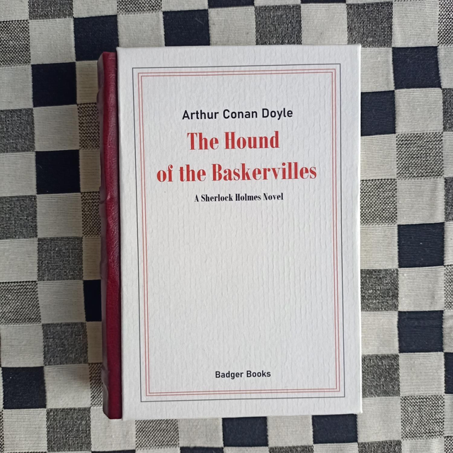 Sherlock Holmes: Hound of the Baskervilles - Arthur Conan Doyle