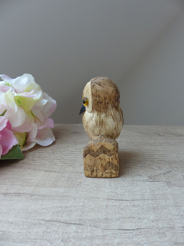 Figurine hibou en paille peint à la main – Sculpture artisanale vintage pour décoration bohème champêtre et maison de campagne, idée cadeau