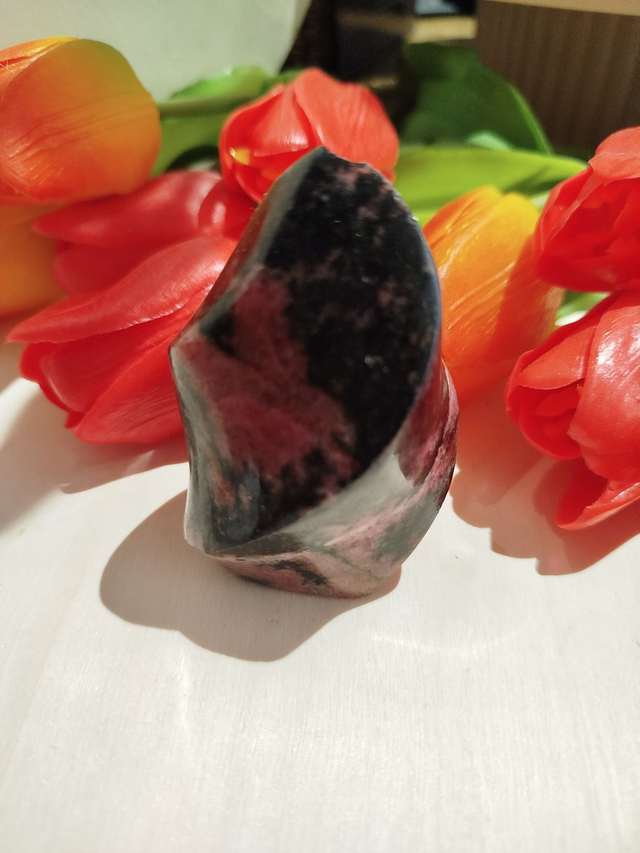 Flame en rhodonite