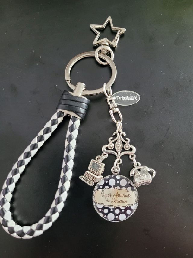 Bijou de sac Simili noir et blanc -super assistante de direction