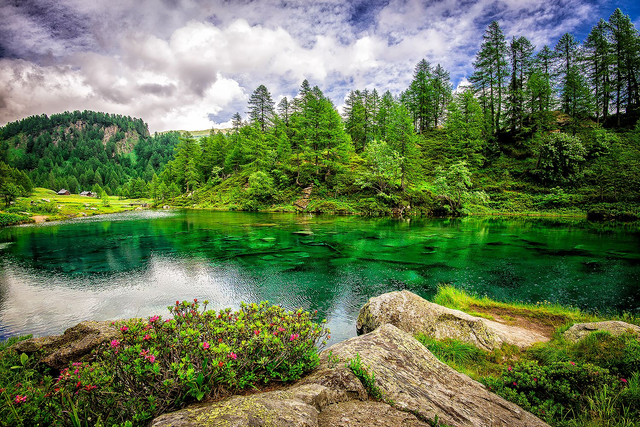 Lago delle streghe primaverile
