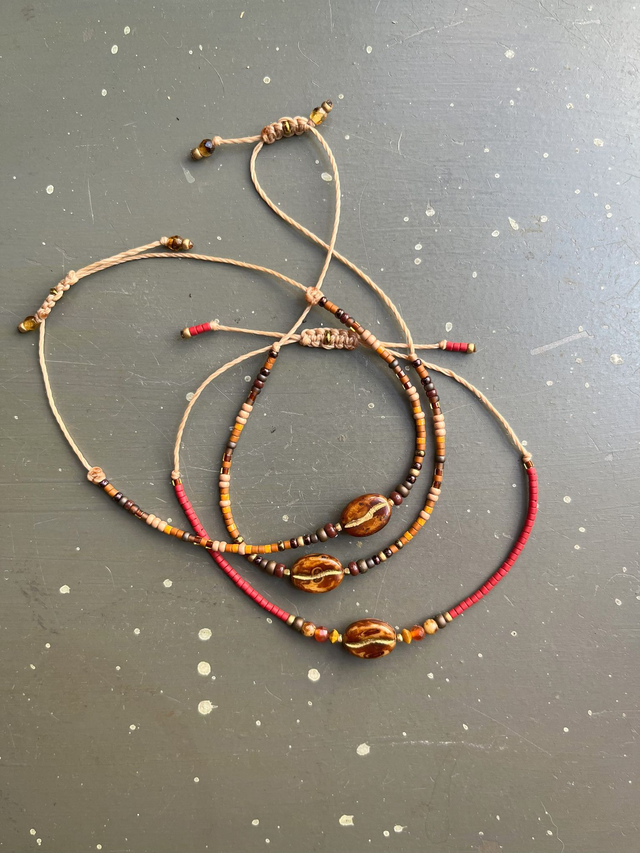 Bracelet d&#039;amitié grain de café