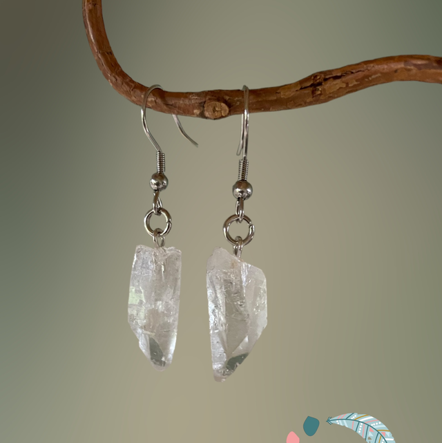 Boucles d’oreilles en Cristal de roche brute 