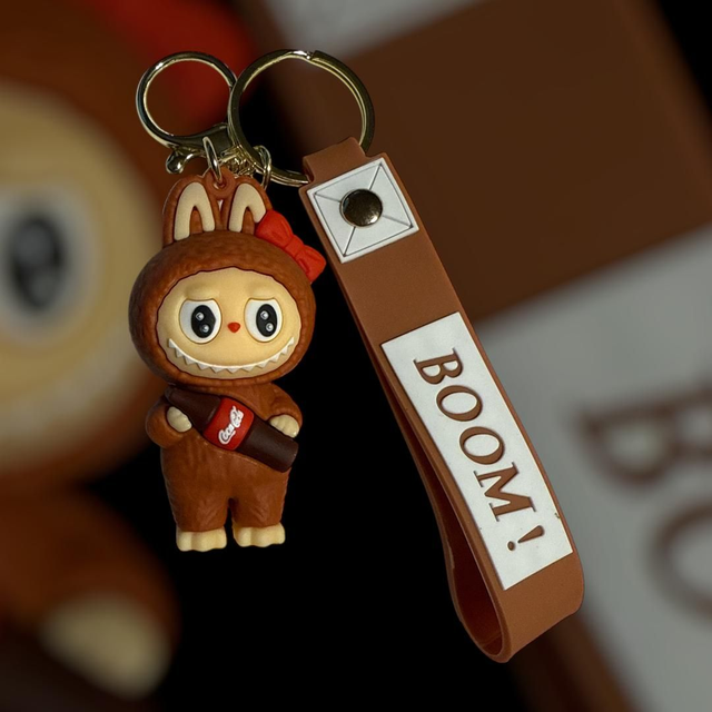 0635 - Labubu - bruin - Coca Cola