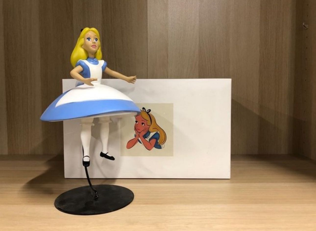 Resina Alicia en el Pais de las Maravillas