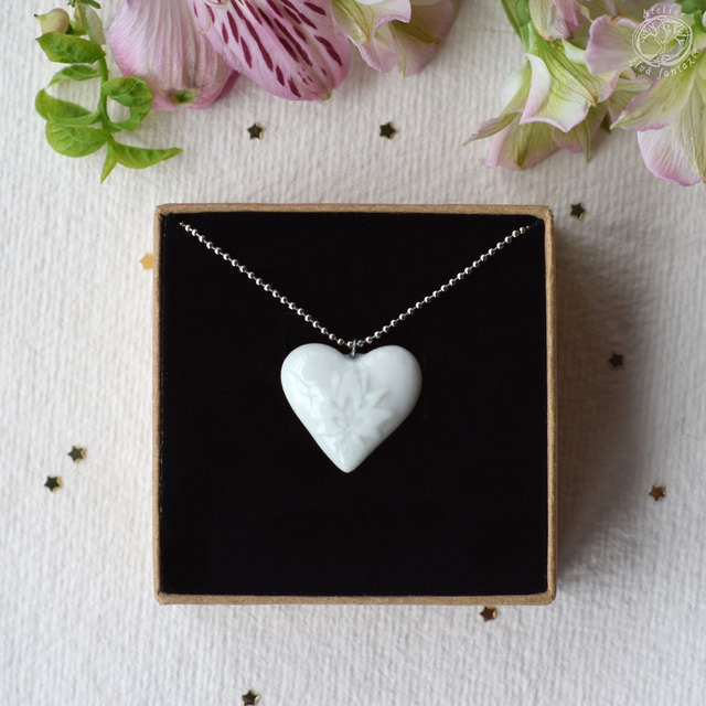 Porcelánový náhrdelník s chirurgickou ocelí Srdce