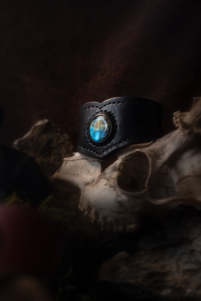 Bracelet en cuir et labradorite multi feu