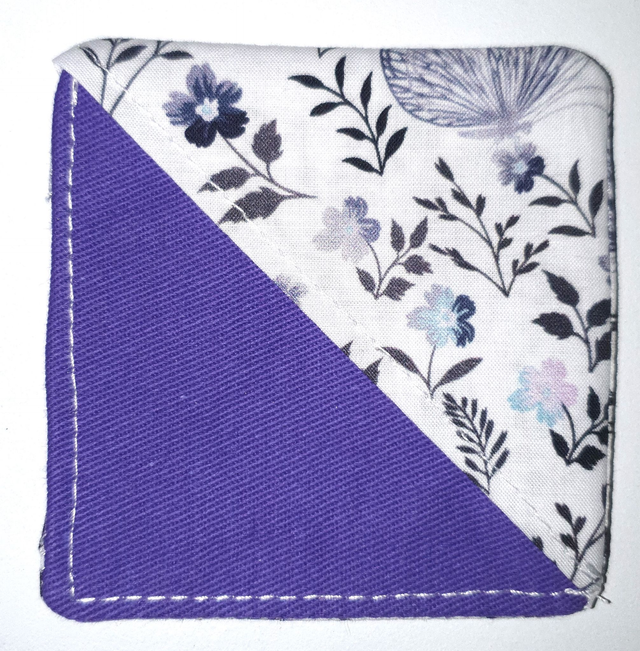 Marque pages violet motifs fleurs 