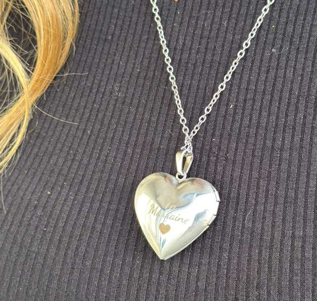 Collier médaillon pouvant contenir photo 