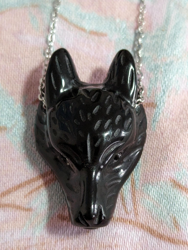 Obsidienne noire tête loup