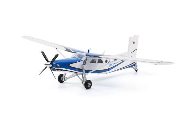 Pilatus PC-6 (HB-FKM) Para Centro Locarno blau, 1:72