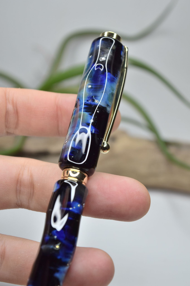 STYLO A BILLE FACETTES FIL D'ARGENT MONTURE OR