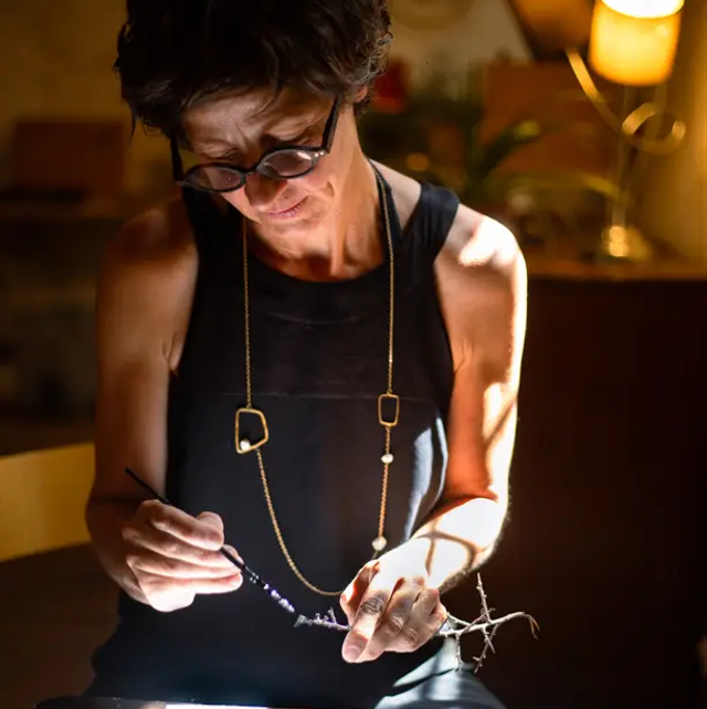 Boucles d’oreilles pendantes « Herbes folles » / Cécile Vitrant