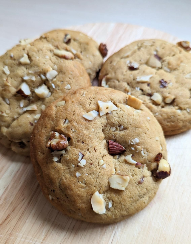 Sourdough cookies - the nutty one (vegan)