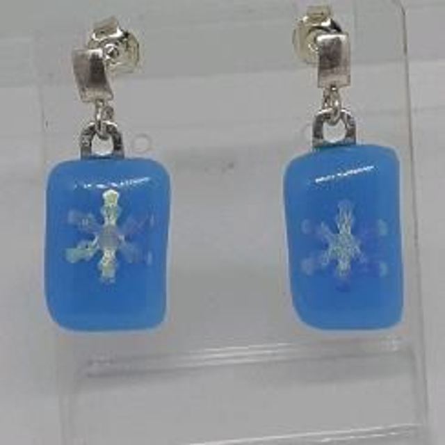 Opaque turquoise snowflake earnings 