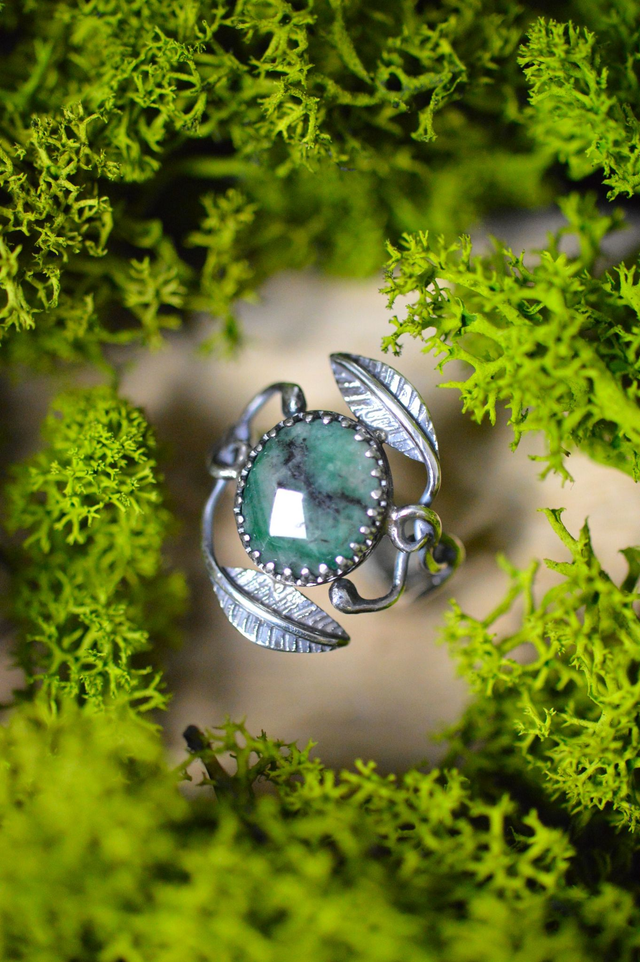 Bague Elfique - Emeraude T46 à 50, feuilles simples