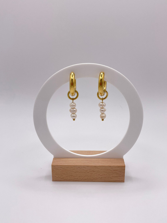 GOLDEN PEARL –  Hoops mit schimmerndem Süßwasserperlen-Drio