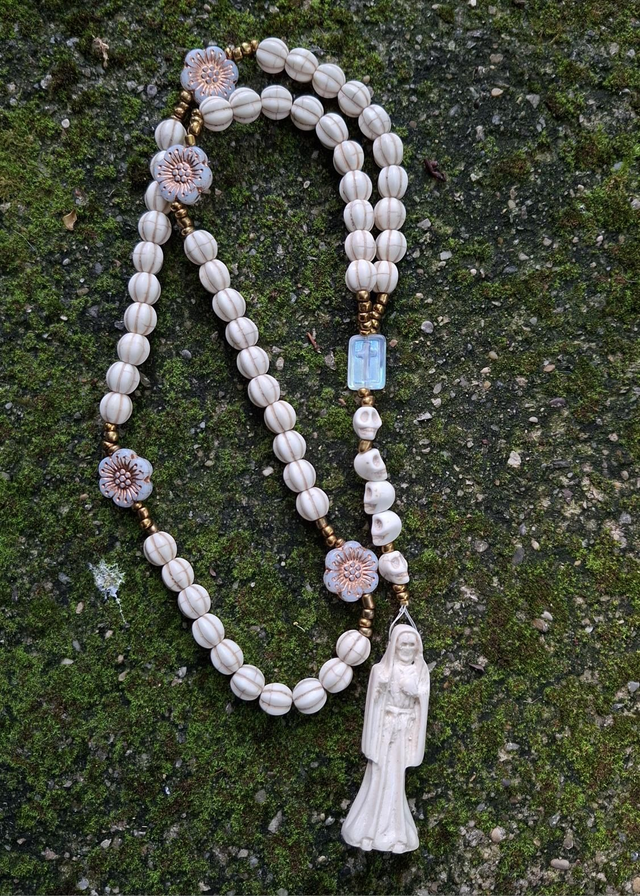 Chapelet Santa Muerte blanche 