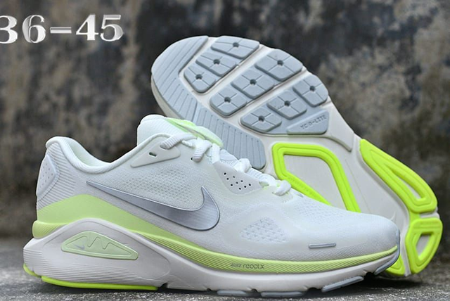 Nike Structure 26 (Vendu sans la boîte )