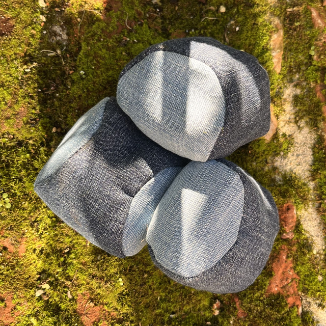 Setje blauwe jongleerballen