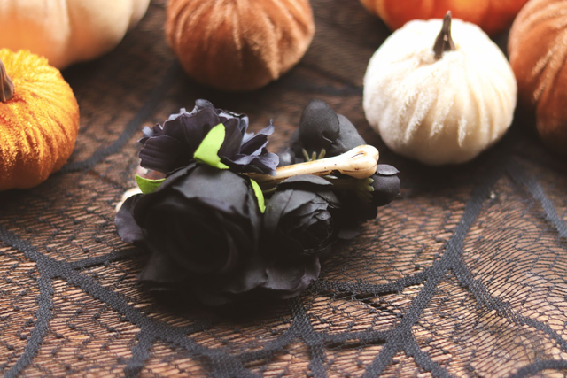 Hairflowers • M • Deadman bones