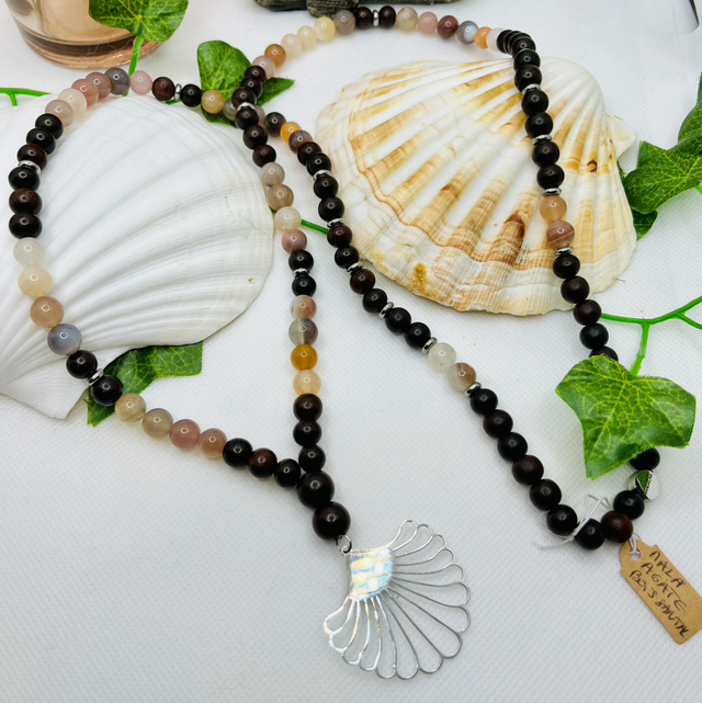 MALA racine sacrée en agate et bois de santal 
