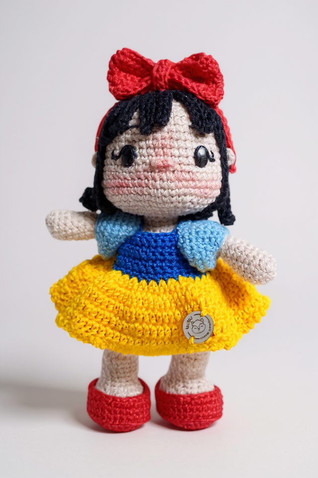 Boneca Amigurumi Branca de Neve