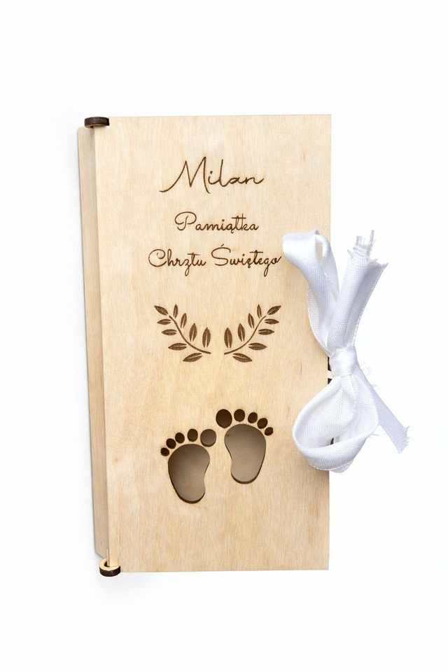 Personalizowane drewniane pudełko na prezent z okazji chrztu – grawer