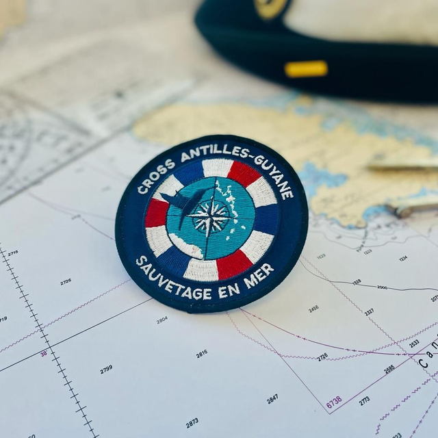 Patch brodé contour noir